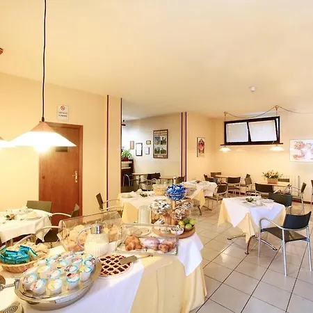 Hotel Anna Nord 3*