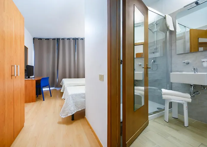 安娜锡耶纳北酒店 3* 锡耶纳